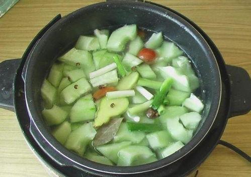 煮熟的腊瓜咋吃啊视频讲解,家常美味解锁新吃法